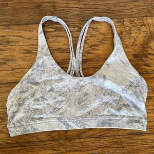 Lululemon Free to Be Serene Bra